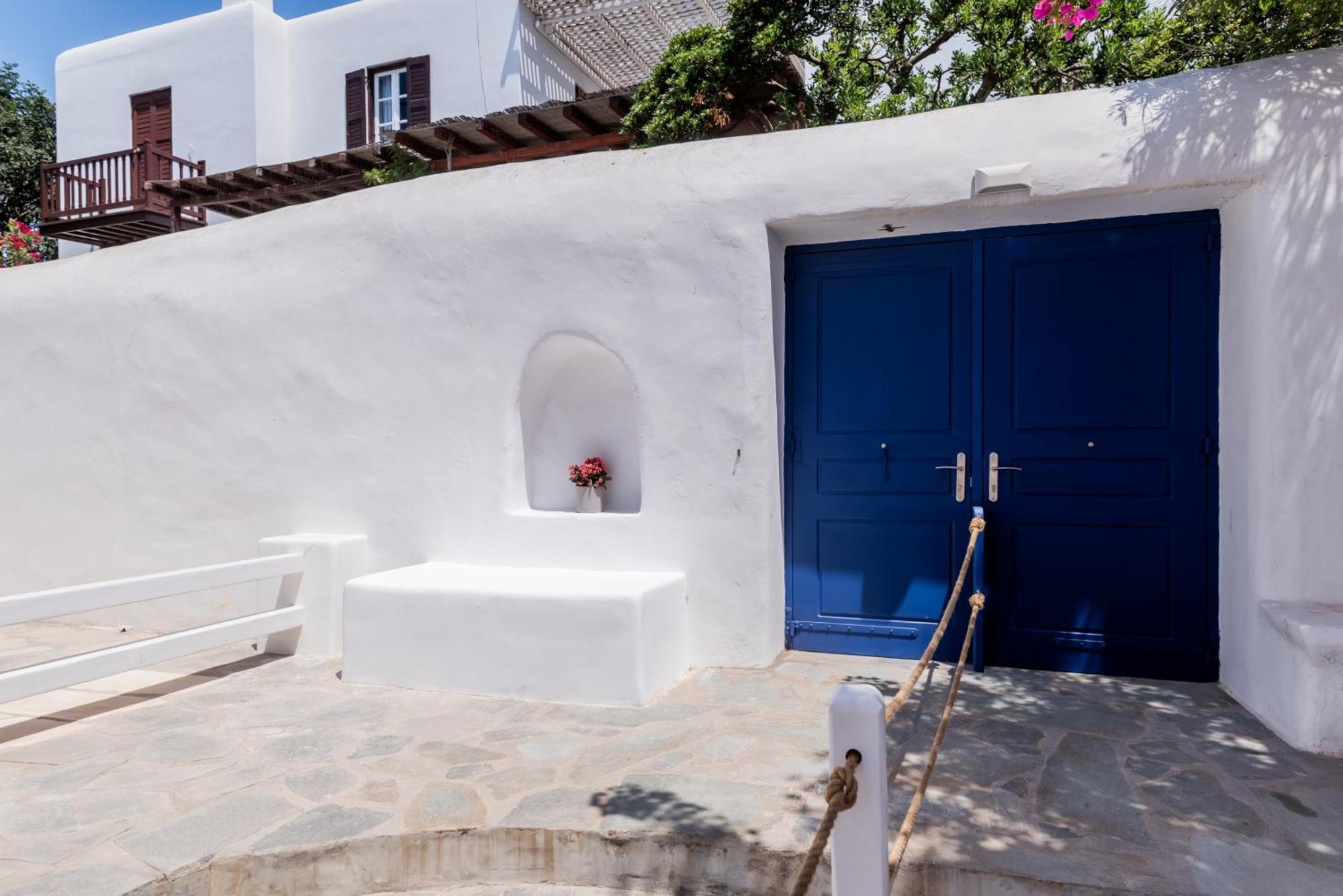 Olive Tree Mykonos Town Semi-Basement Apartment Exterior photo